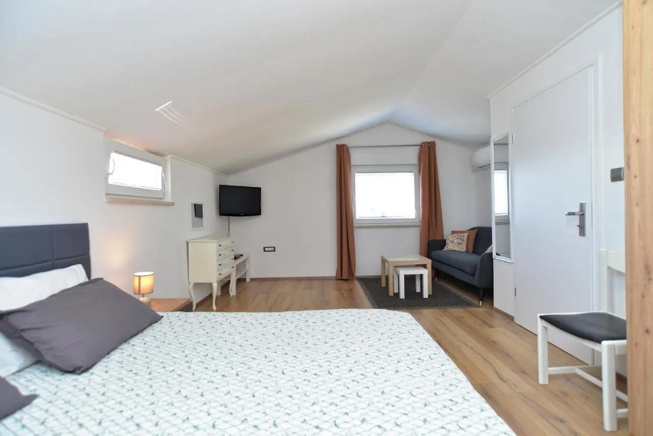 Apartment Majda 2223 Vodnjan Croatia